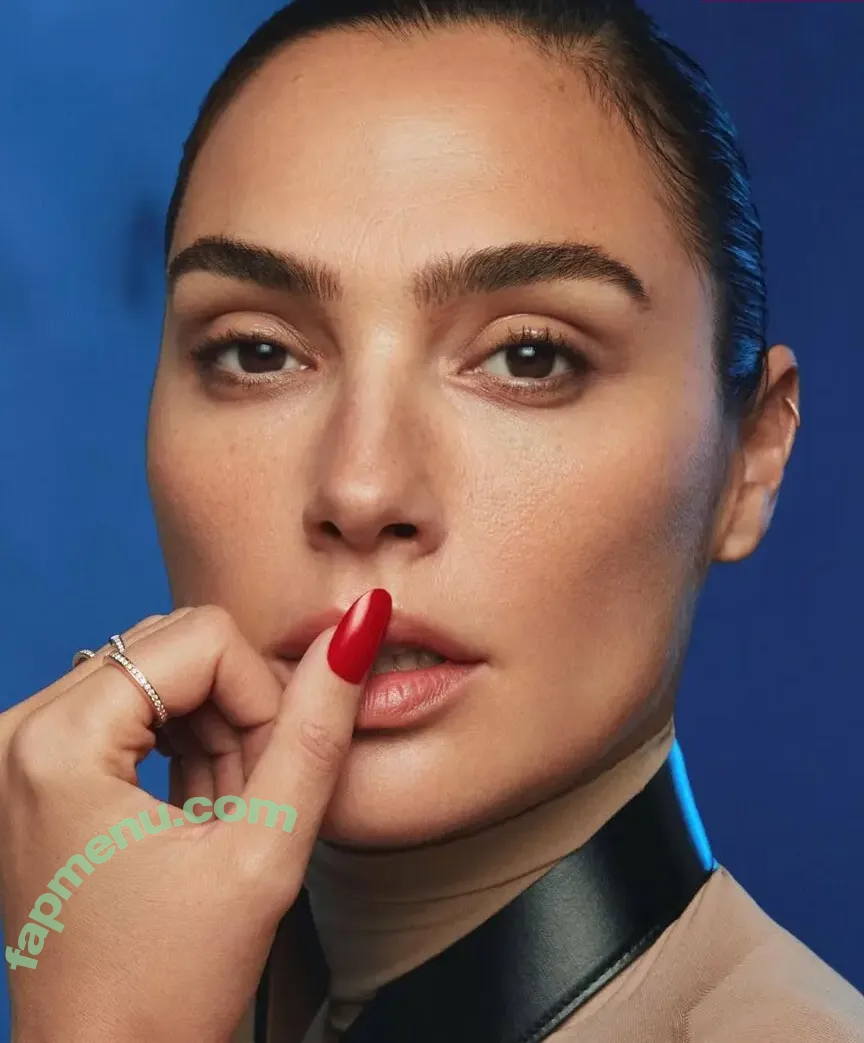 gal_gadot nude photo #3337 (Gal Gadot / inked_hriss)