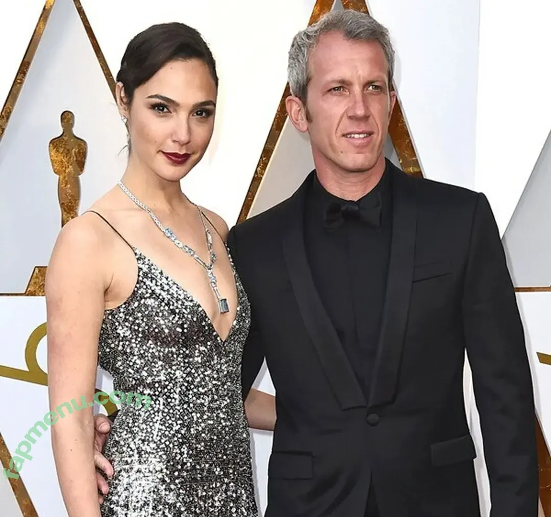 gal_gadot nude photo #3357 (Gal Gadot)