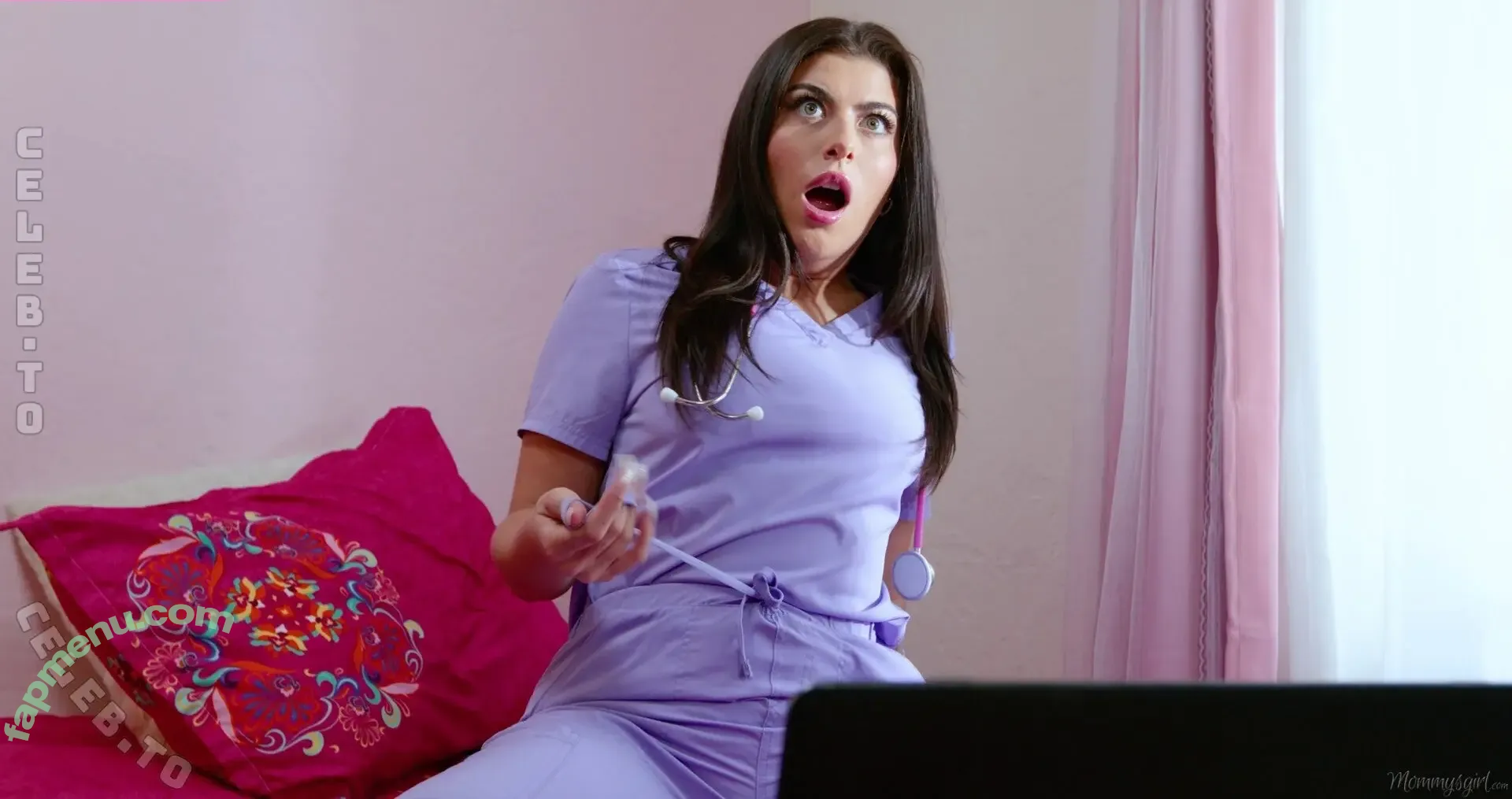 Gal Ritchie nude photo #0726 (thegalritchie)