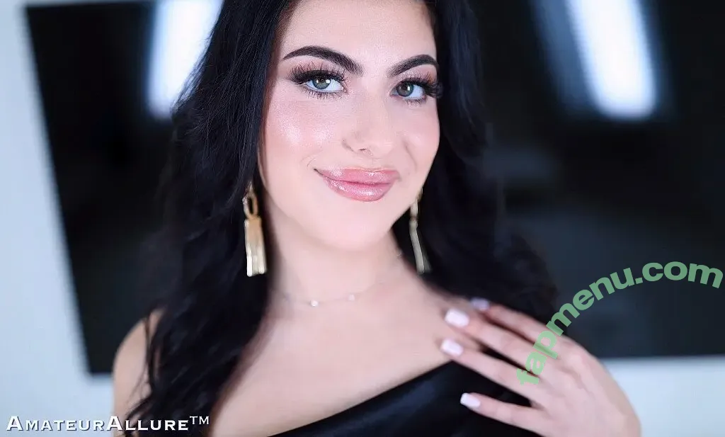 Gal Ritchie nude photo #0820 (and / thegalritchie)