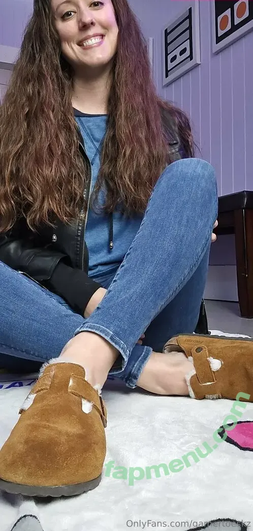 GamertoesKZ nude photo #0153 (galleriaofsoles)