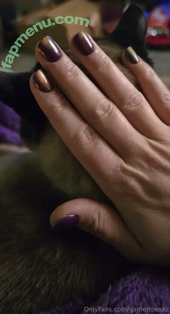 GamertoesKZ nude photo #0184 (galleriaofsoles)