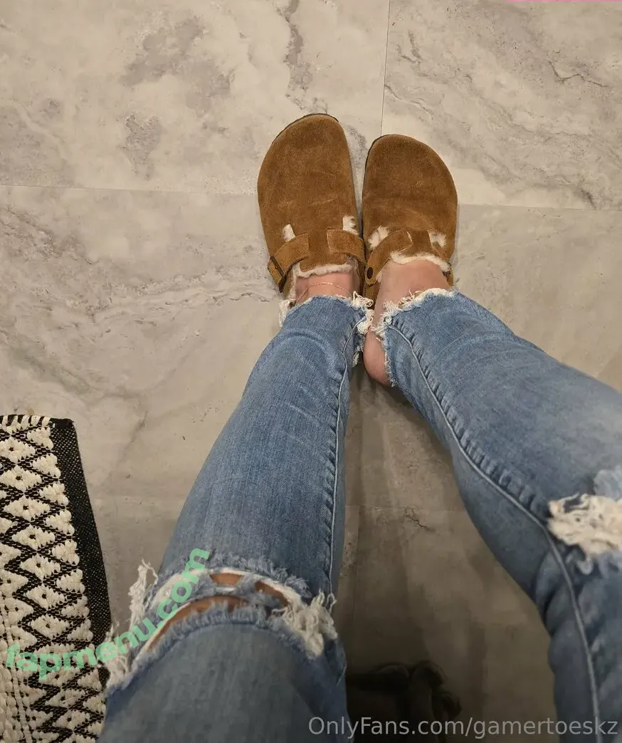 GamertoesKZ nude photo #0221 (galleriaofsoles)