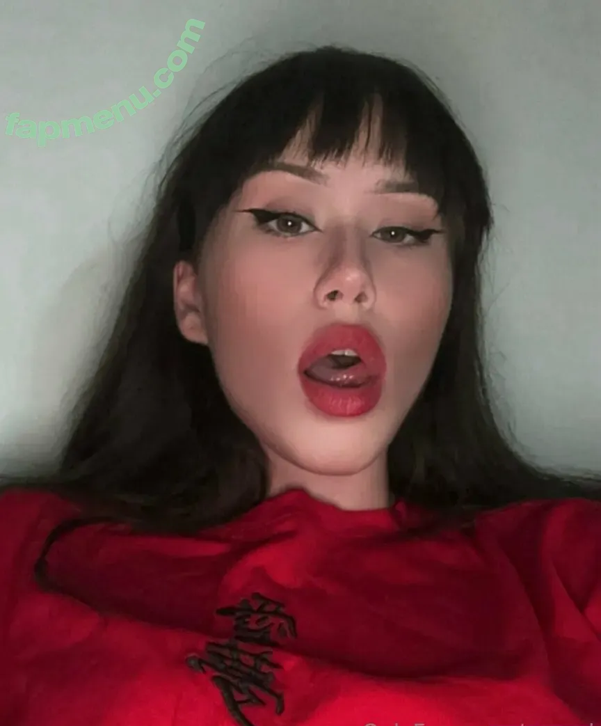 gazxel nude photo #0002 (Hiragana Laura)