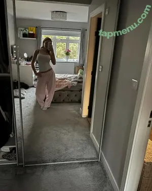 Gazygabz3 / Gabi.daviesx nude photo #0126