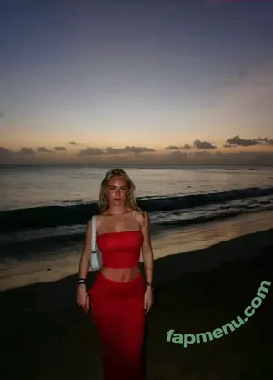 Gazygabz3 / Gabi.daviesx nude photo #0199