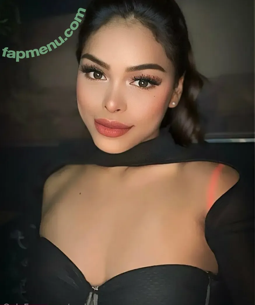 gedeena nude photo #0011 (iamgedina)