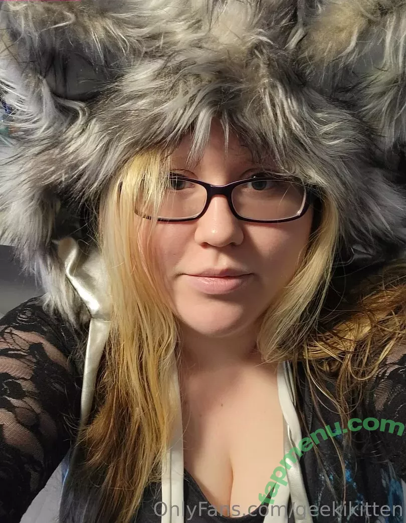 geekikitten nude photo #0012 (geekykittenxo)