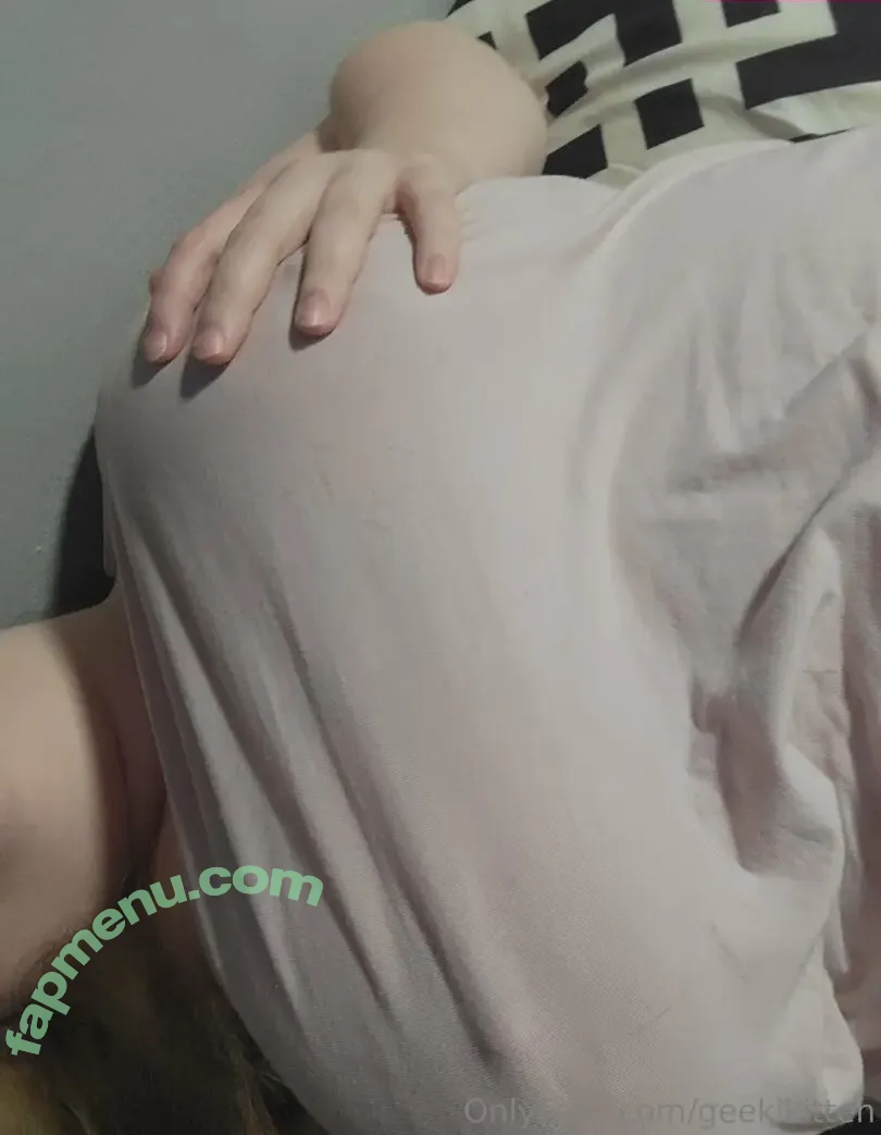 geekikitten nude photo #0195 (geekykittenxo)