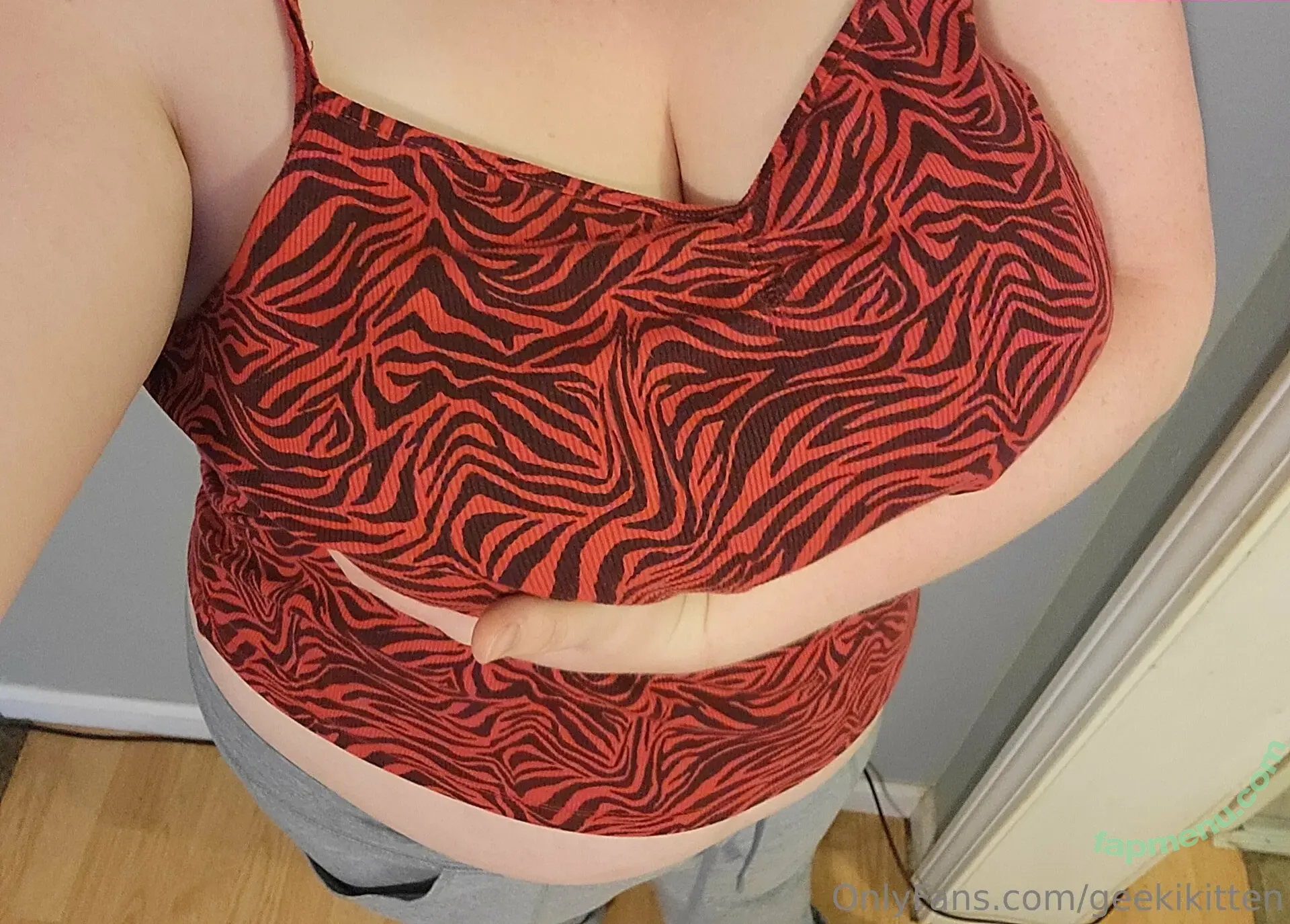 geekikitten nude photo #0197 (geekykittenxo)