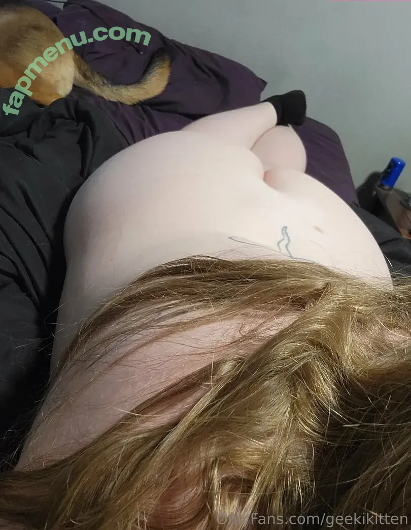 geekikitten nude photo #0208 (geekykittenxo)