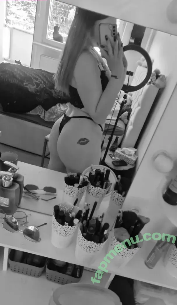 genaudasrichtige nude photo #0006 (genaudasrichtige)