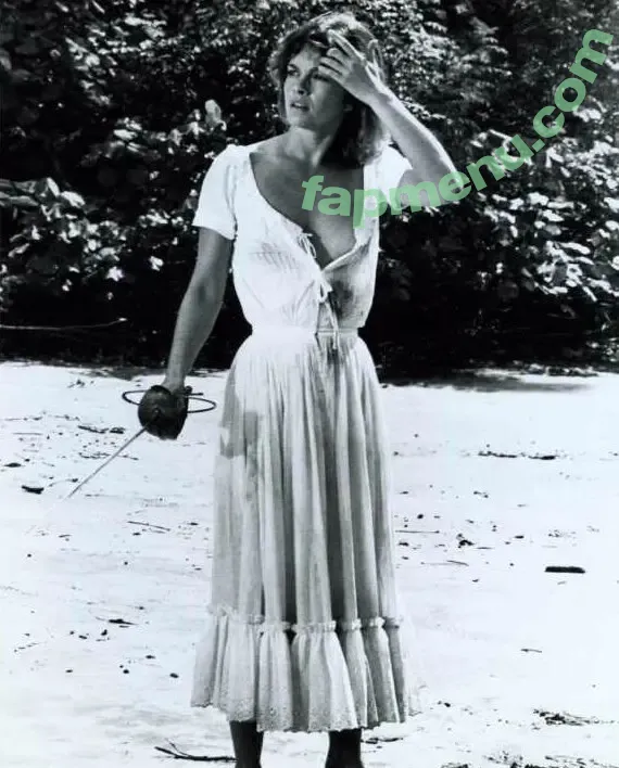 Genevieve Bujold nude photo #0003 (gennybine)