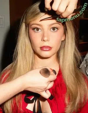 Genevieve Hannelius / ghannelius nude photo #0450