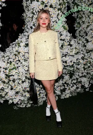 Genevieve Hannelius / ghannelius nude photo #0481