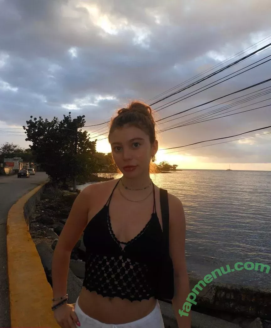 Genevieve Hannelius nude photo #0028 (ghannelius)