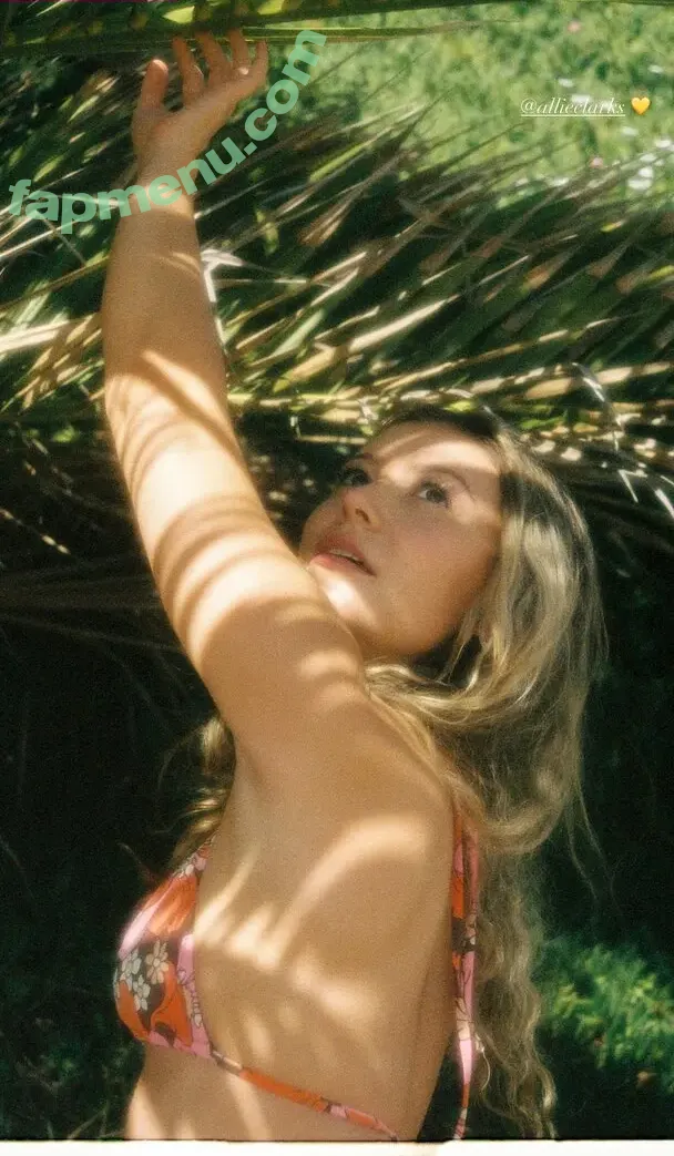 Genevieve Hannelius nude photo #0331 (ghannelius)