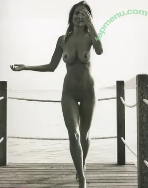 Genevieve Morton / genevievemorton nude photo #0699