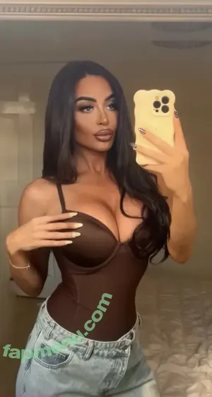 Georgiasavageee nude photo #0003