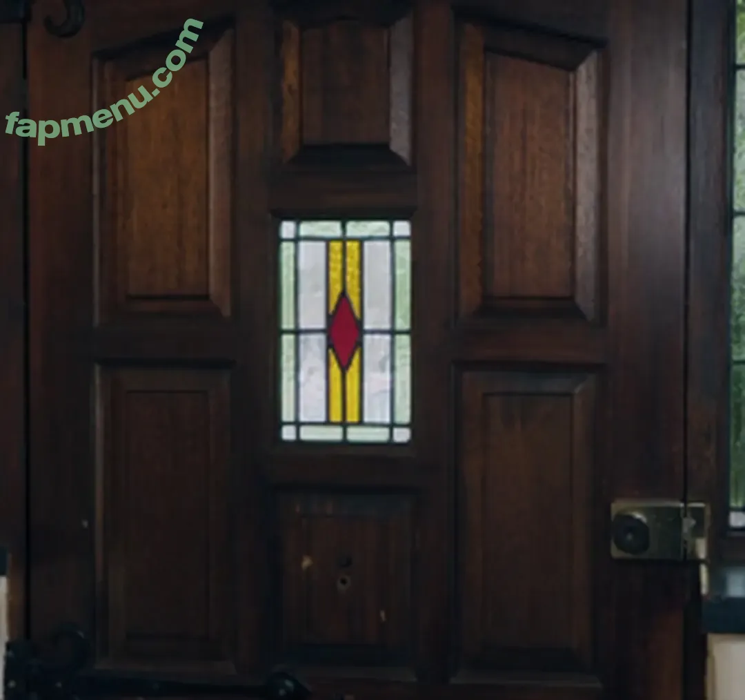 georgie_lyall nude photo #0044 (misslyallxxx / therealgeorgielyall)