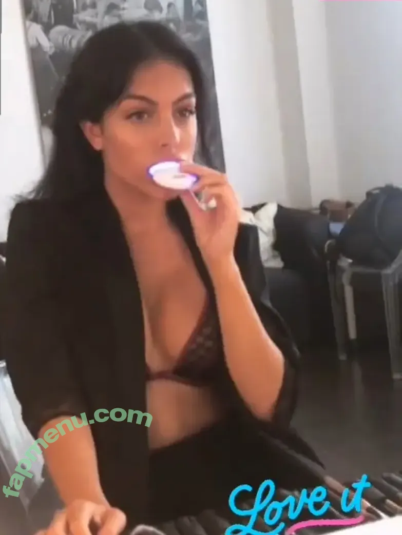 Georgina Rodriguez Hernández nude photo #0036 (georginagio)