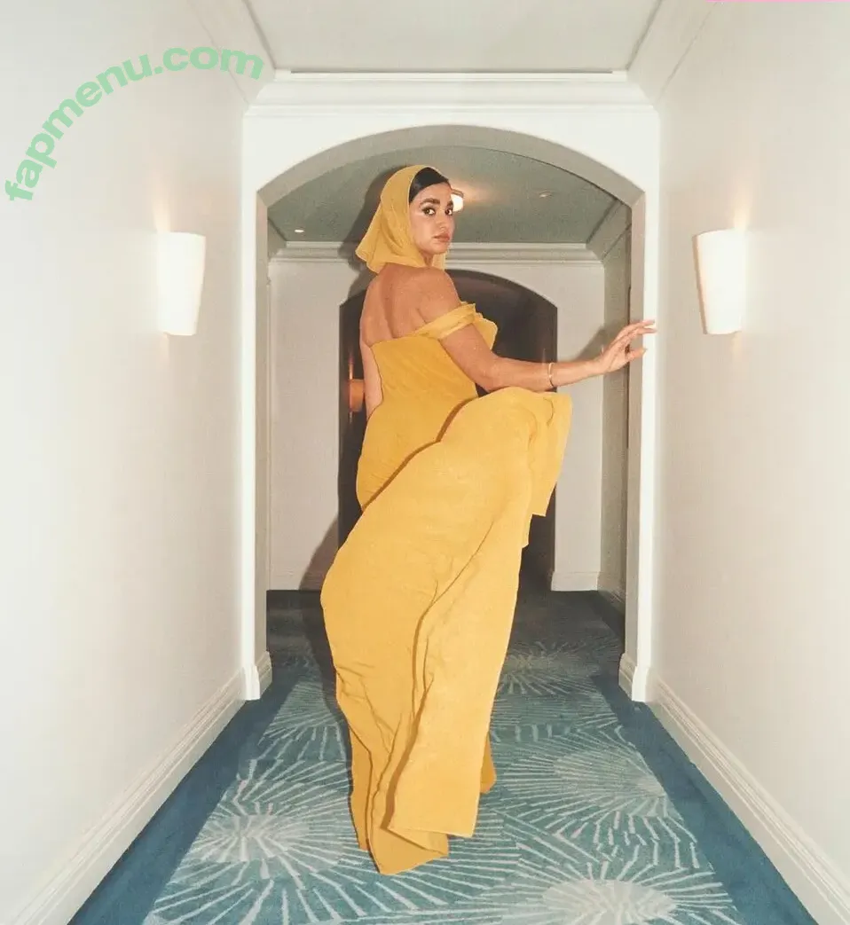 Geraldine Viswanathan nude photo #0141 (yoyogeraldine)