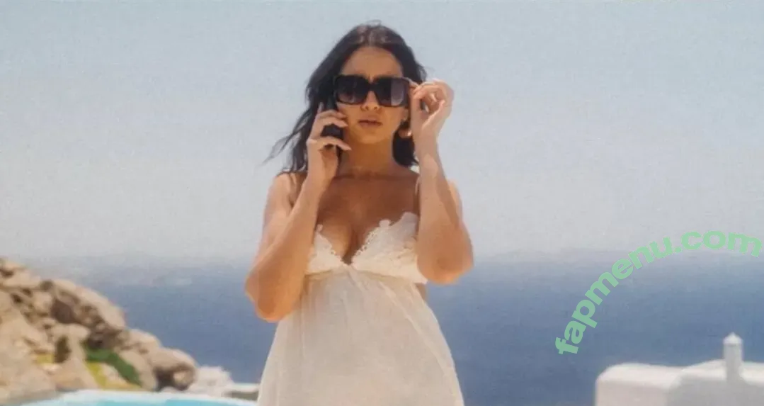 Geraldine Viswanathan nude photo #0221 (yoyogeraldine)