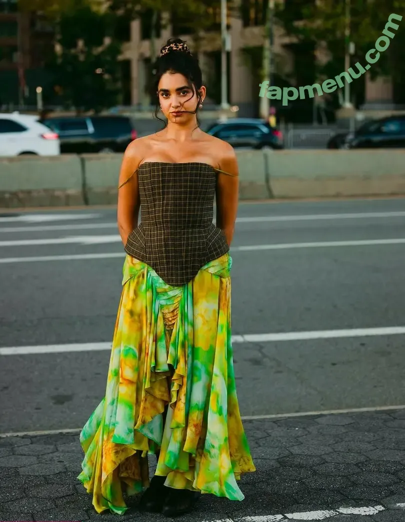 Geraldine Viswanathan nude photo #0242 (yoyogeraldine)