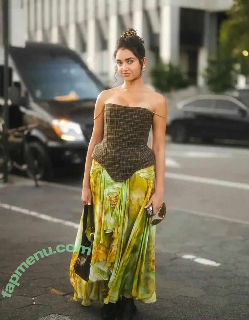 Geraldine Viswanathan nude photo #0244 (yoyogeraldine)