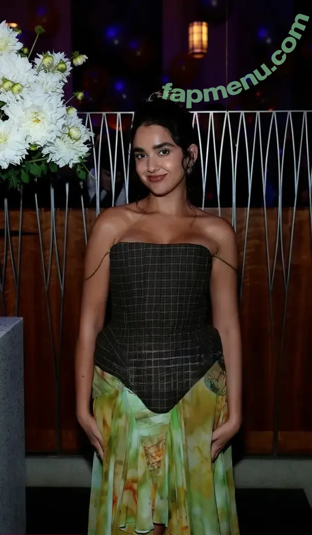 Geraldine Viswanathan nude photo #0254 (yoyogeraldine)