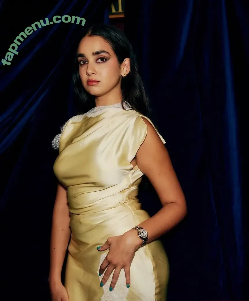 Geraldine Viswanathan nude photo #0277 (yoyogeraldine)