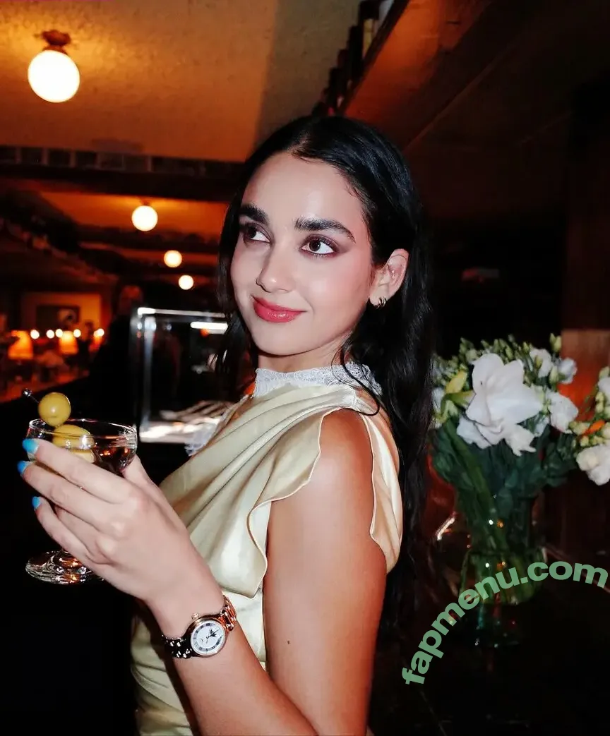 Geraldine Viswanathan nude photo #0279 (yoyogeraldine)