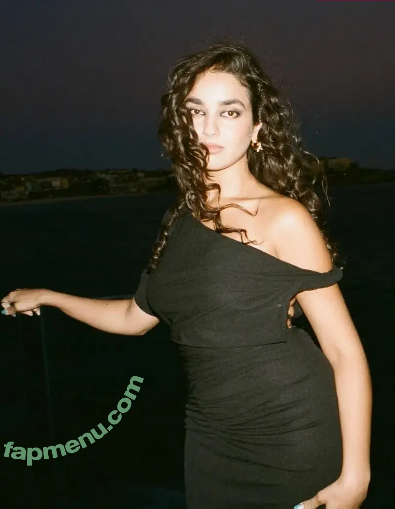 Geraldine Viswanathan nude photo #0287 (yoyogeraldine)