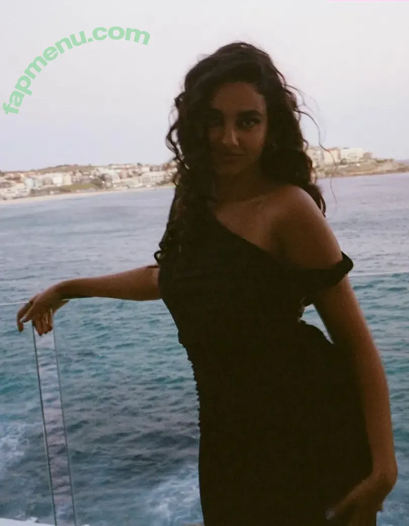 Geraldine Viswanathan nude photo #0289 (yoyogeraldine)