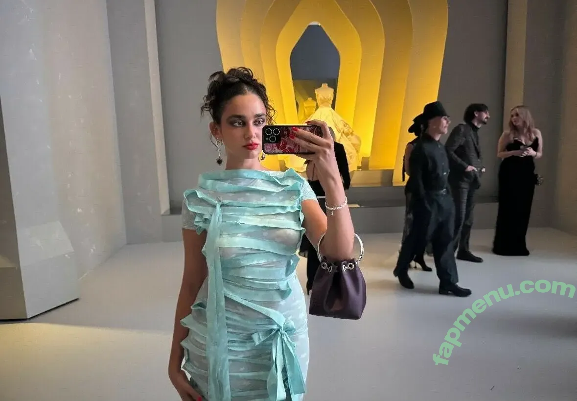 Geraldine Viswanathan nude photo #0302 (Indian / yoyogeraldine)