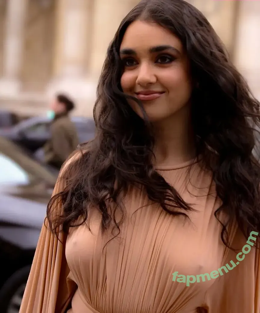Geraldine Viswanathan nude photo #0321 (Indian / yoyogeraldine)