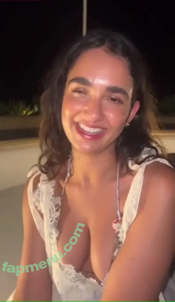 Geraldine Viswanathan nude photo #0326 (Indian / yoyogeraldine)