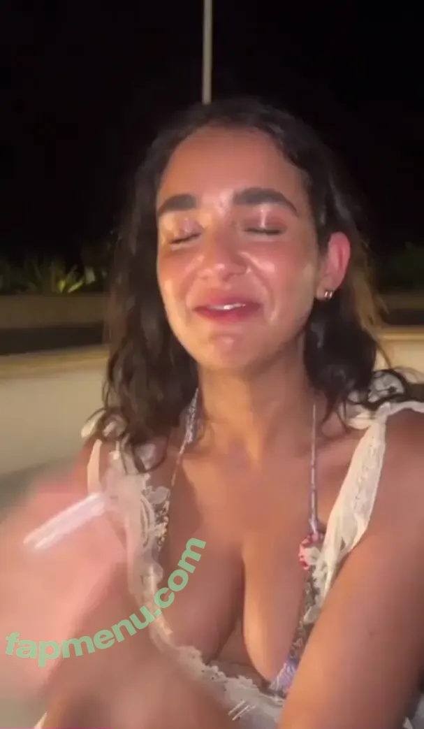 Geraldine Viswanathan nude photo #0327 (Indian / yoyogeraldine)