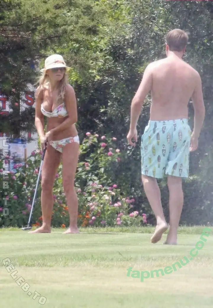 Geri Halliwell nude photo #0388 (GeriHalliwell / therealgerihalliwell)