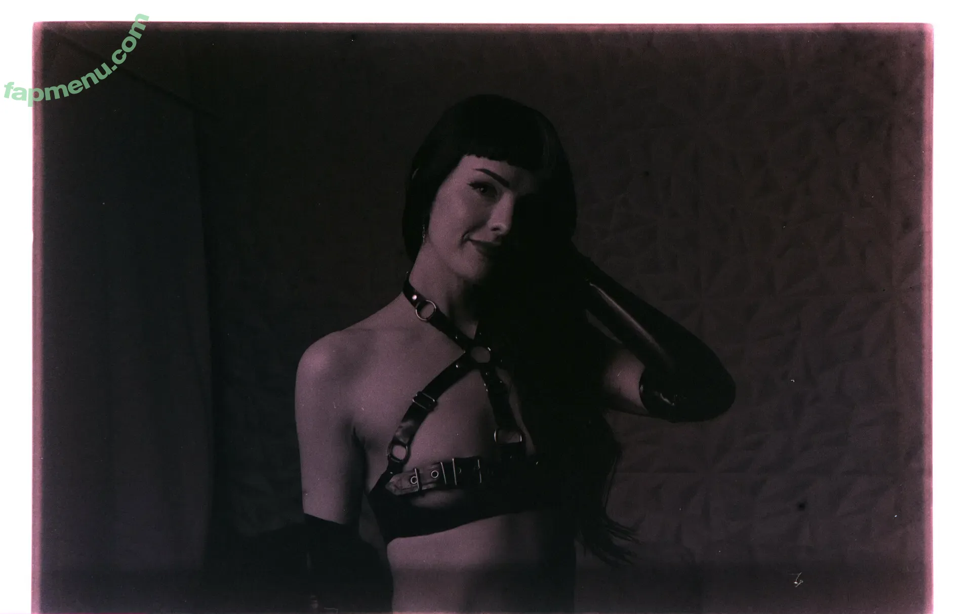 gethleys_glour nude photo #0004 (gethleys_glour)