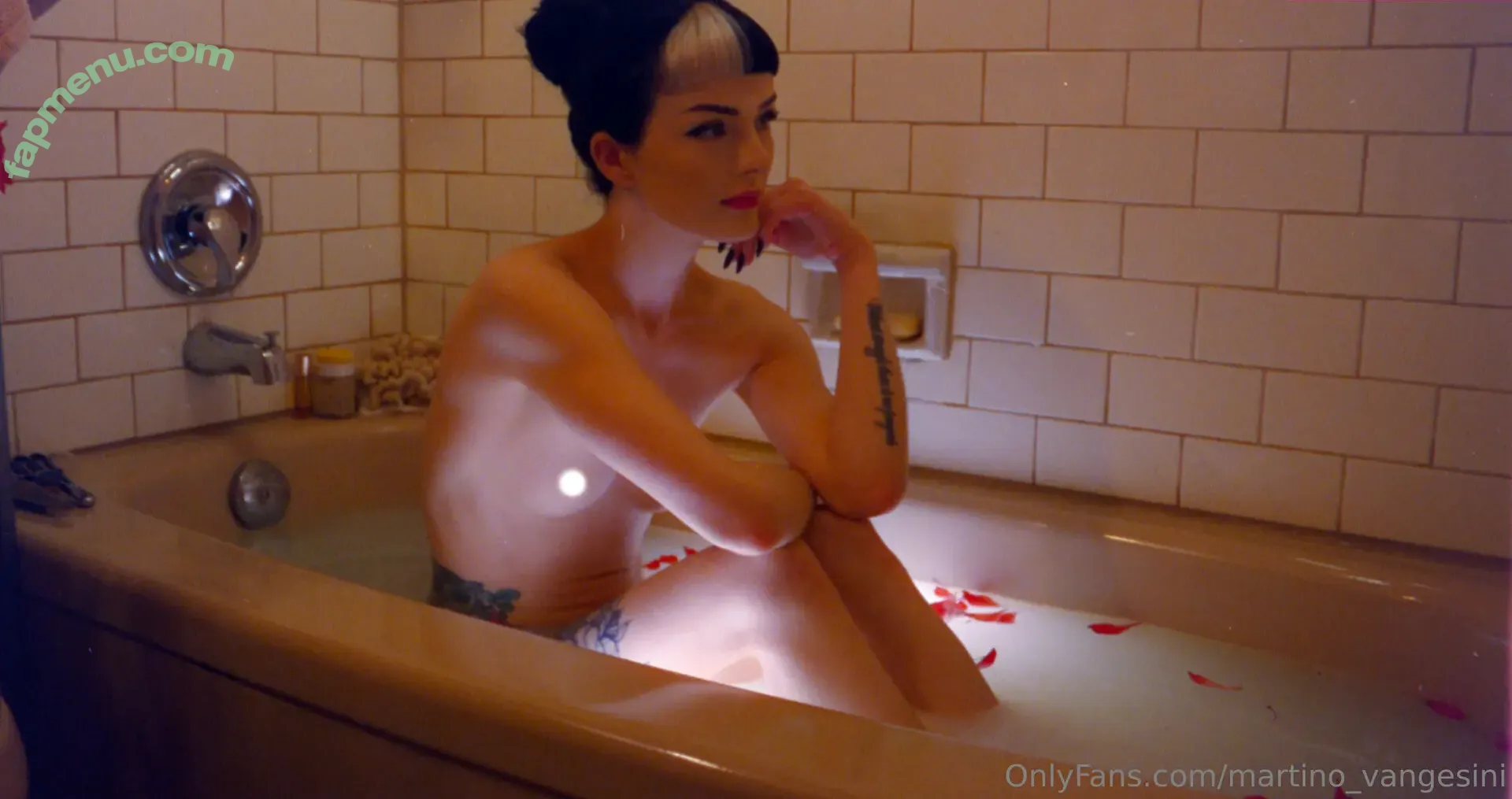 gethleys_glour nude photo #0013 (gethleys_glour)