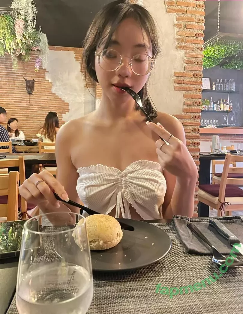 GGoldenbee nude photo #0009 (Dayone_ps / goldenbeelive)