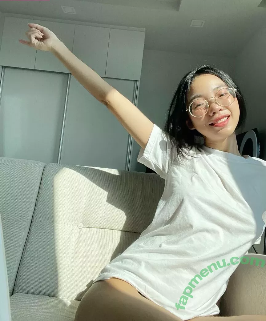 GGoldenbee nude photo #0013 (Dayone_ps / goldenbeelive)