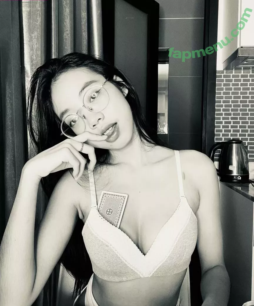 GGoldenbee nude photo #0016 (Dayone_ps / goldenbeelive)