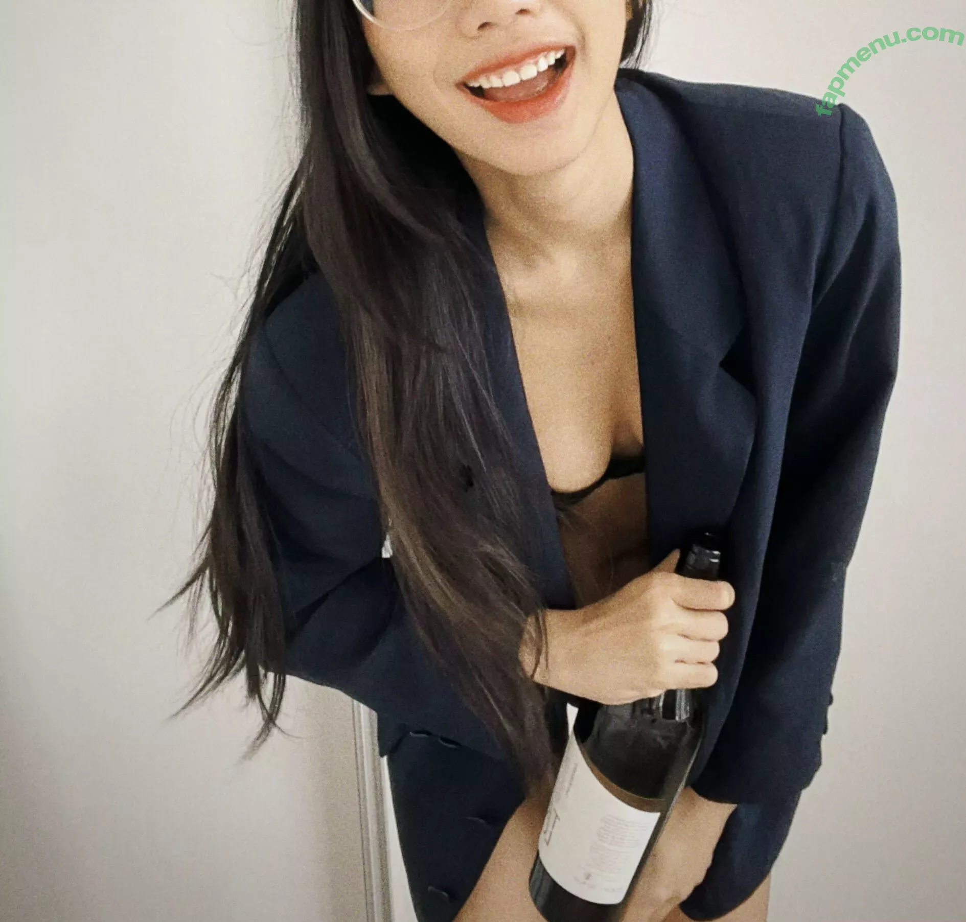 GGoldenbee nude photo #0024 (Dayone_ps / goldenbeelive)