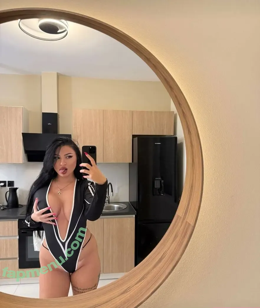 Ghettoqueen nude photo #0022 (ghettomfqueen / ghettoqueendabaddest)