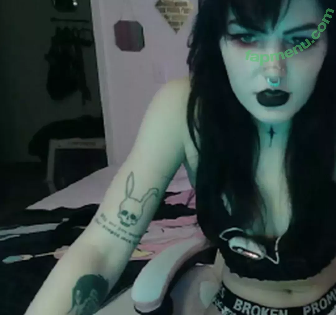 ghosti nude photo #0001 (ghosti2k22 / ghosti2k23)