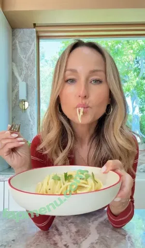 Giada De Laurentiis / giadadelaurentiis nude photo #0220