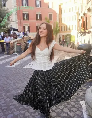 Giada De Laurentiis / giadadelaurentiis nude photo #0233