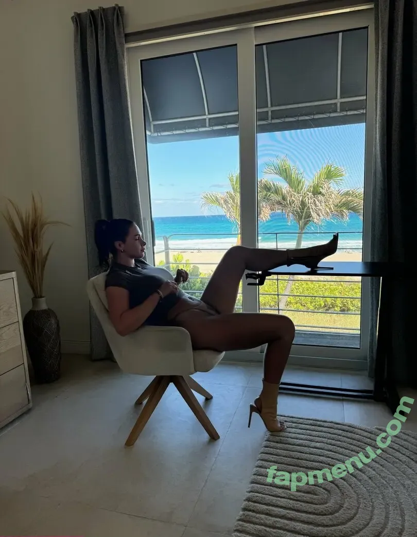 giagattina nude photo #0040 (gia.la.gattina.and.tiger.lilly)